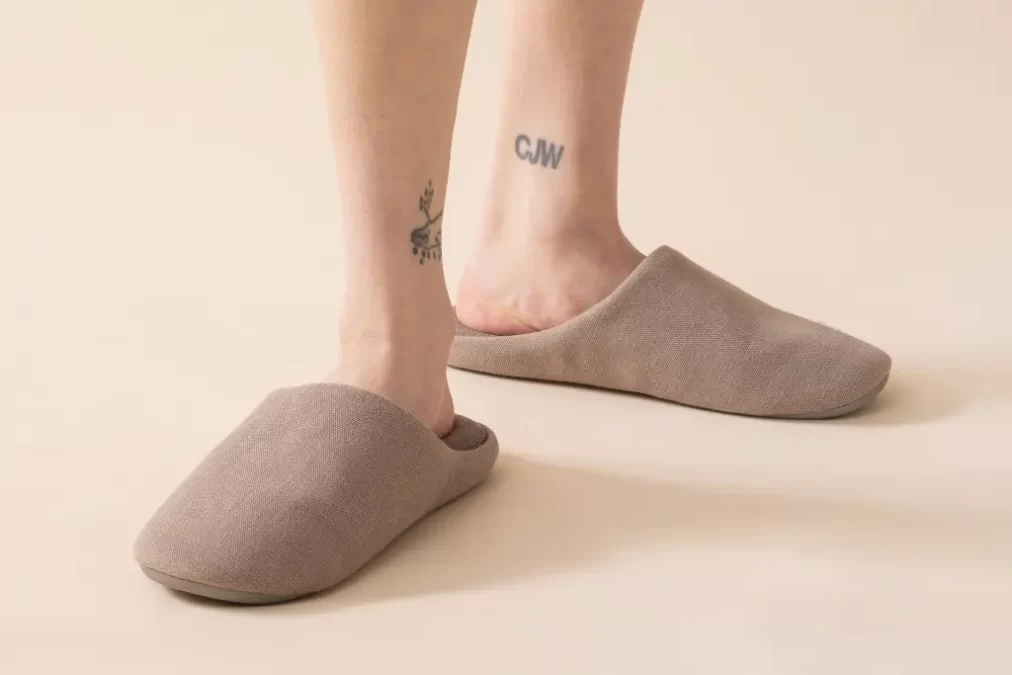 5 Ways Men's Thermal Slippers Can Improve Your Sleep